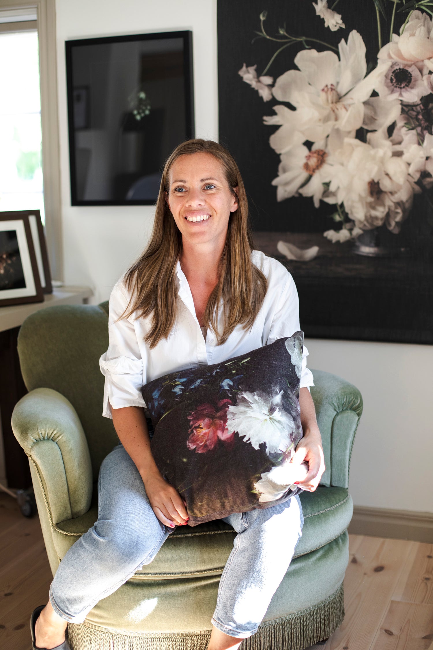 Porträtt av Karin Johansson som driver Karin J Studio.